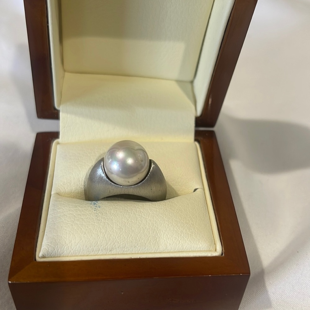 Classic Pearl ring in sterling silver